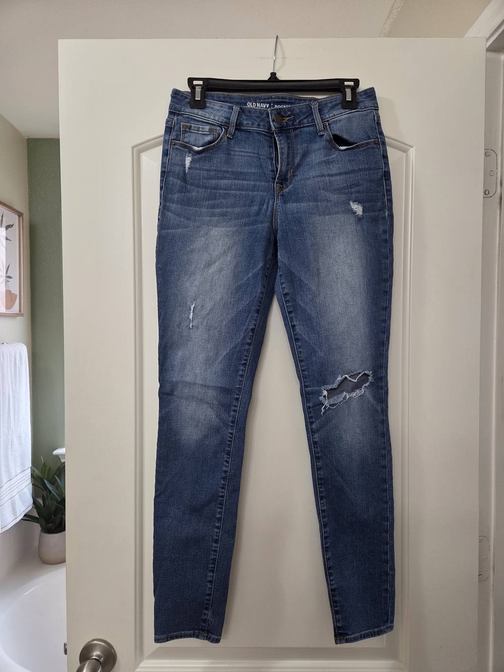 Old Navy Dark Blue Distressed Women's Skinny Jeans